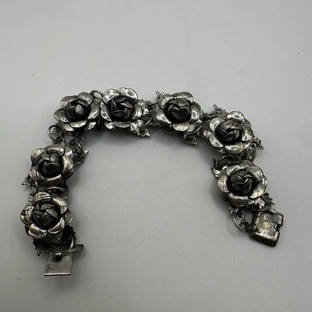 Vintage flower and‎ leaf bracelet stamped “silver made” Mexico!